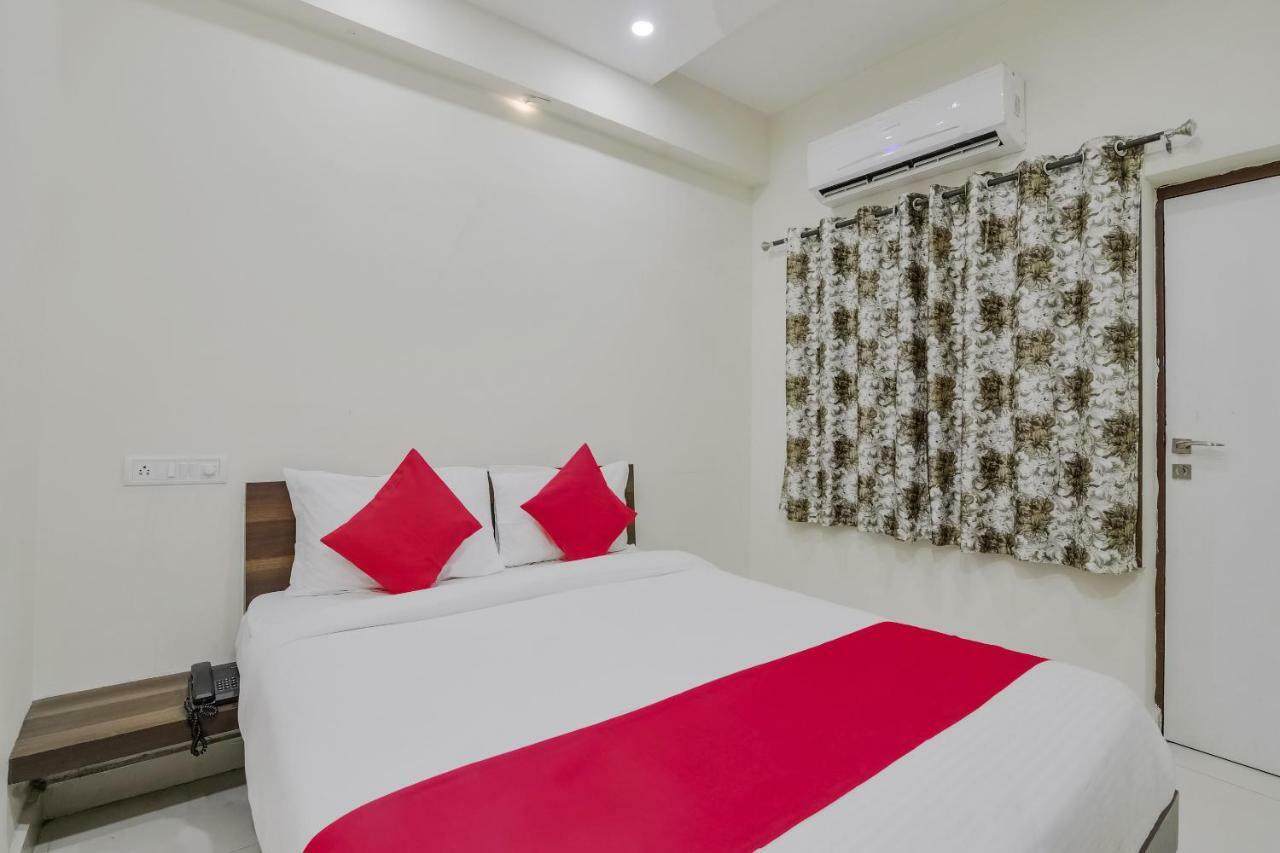Neema Residency Ξενοδοχείο Anantapur Εξωτερικό φωτογραφία